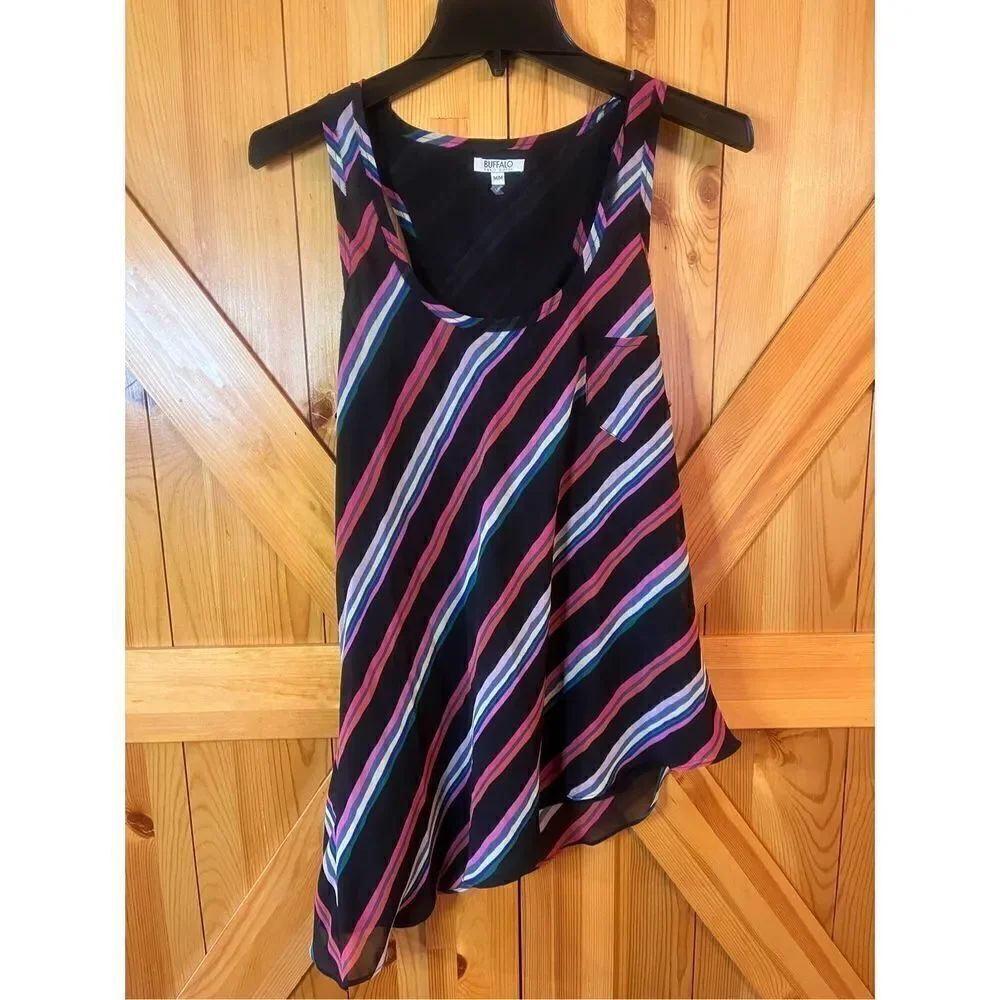 Buffalo David Bitton, Sleeveless, asymmetrical blouse, size medium ￼(1624)